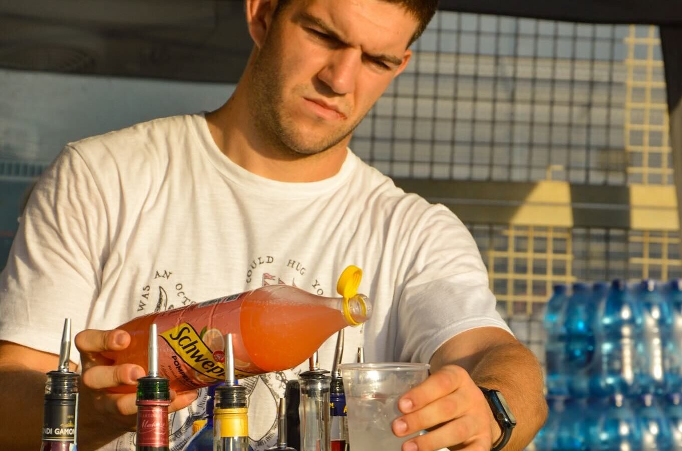 Il barman al Futura Festival